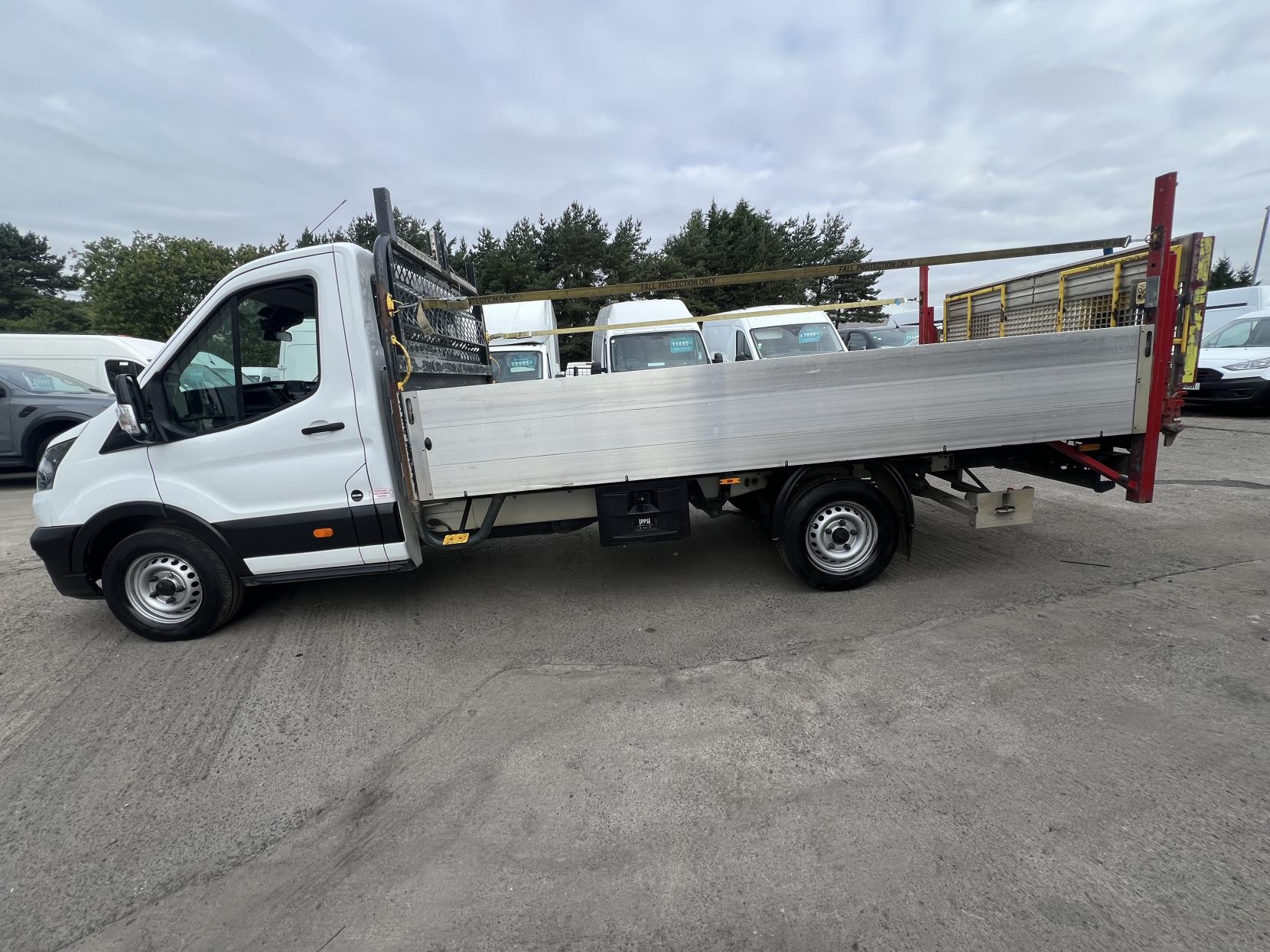 Ford Transit 2.0 350 EcoBlue MHEV Leader Chassis Cab 2dr Diesel Manual FWD L4 Euro 6 (s/s) (130 ps)