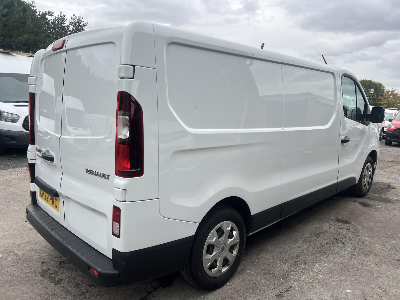 Renault Trafic 2.0 dCi Blue LL30 Business+ Panel Van 5dr Diesel Manual L2 H1 Euro 6 (s/s) (130 ps)