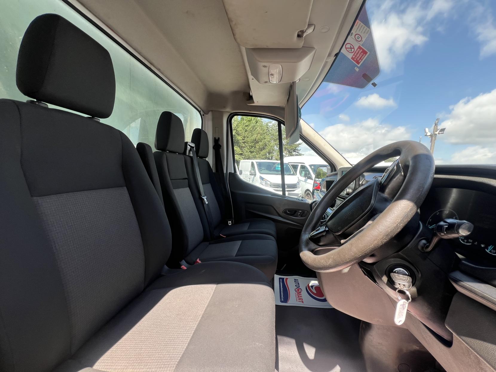 Ford Transit 2.0 350 EcoBlue Leader Chassis Cab 2dr Diesel Manual RWD L3 Euro 6 (s/s) (130 ps)