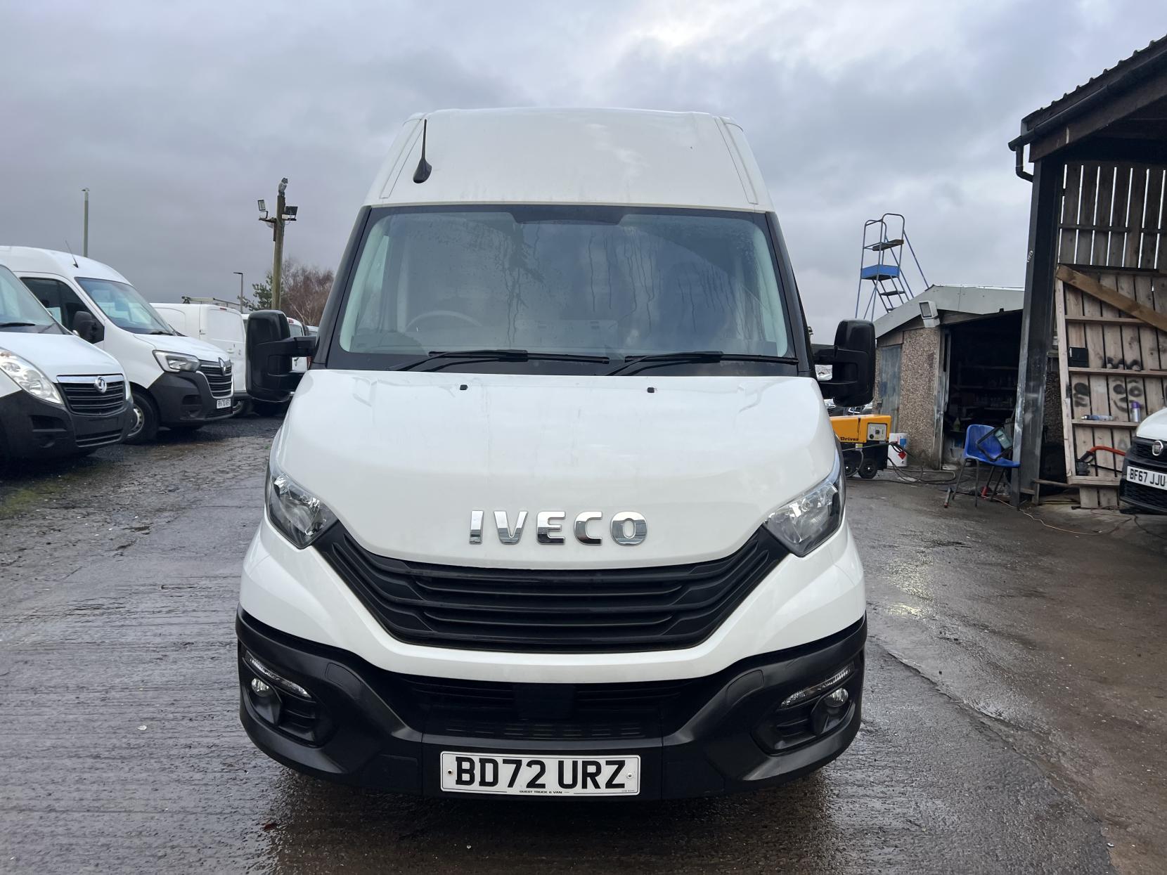 Iveco Daily 2.3D HPI 14V 35S 3520 Panel Van 5dr Diesel Manual MWB H2 Euro 6 (s/s) (136 ps)