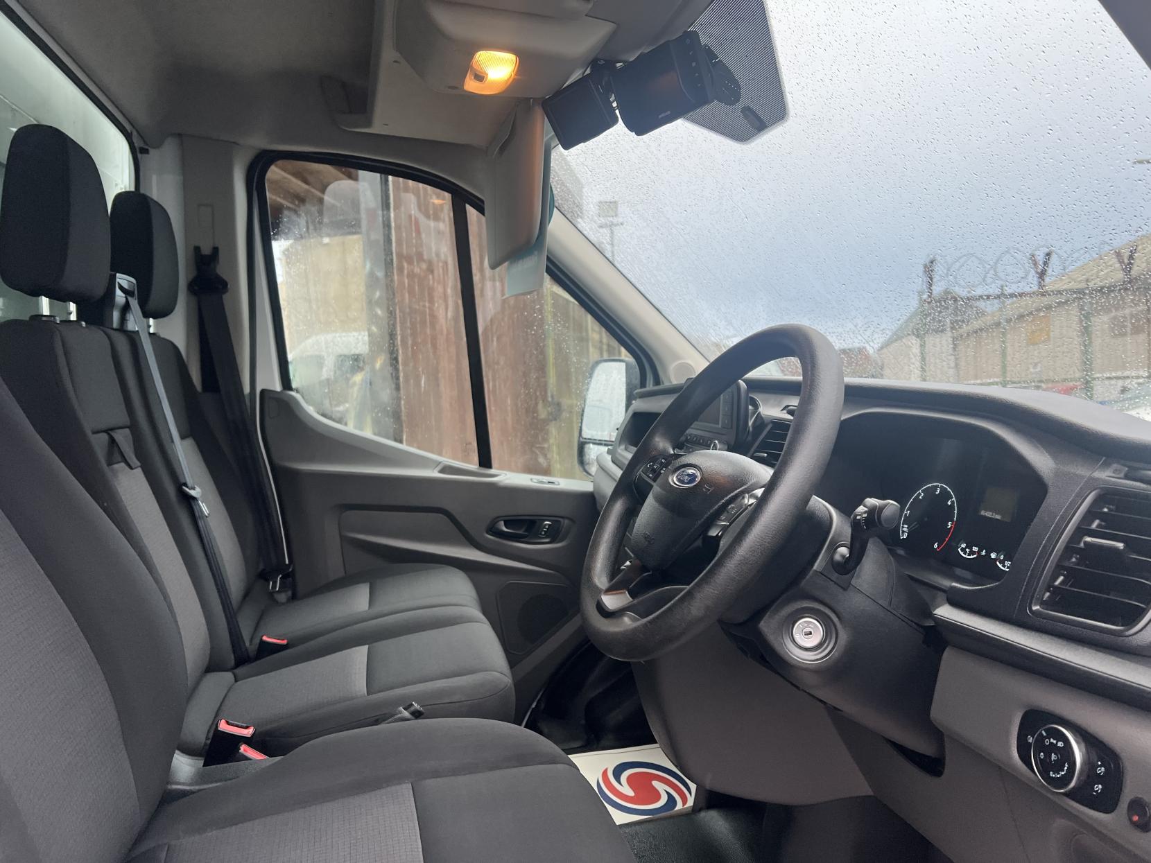 Ford Transit 2.0 350 EcoBlue Leader Chassis Cab 2dr Diesel Manual FWD L3 Euro 6 (s/s) (130 ps)