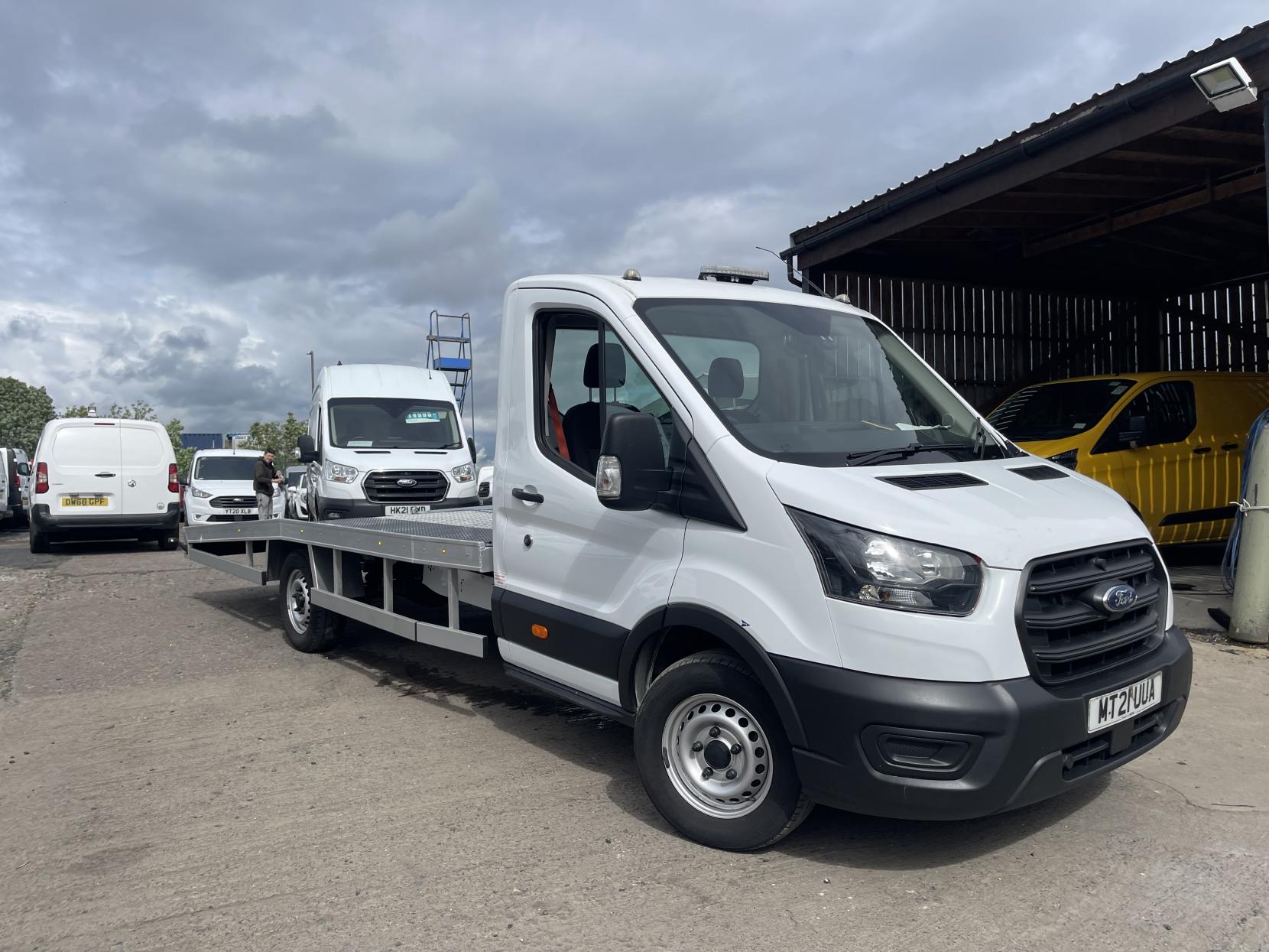 Ford Transit 2.0 350 EcoBlue Leader Chassis Cab 2dr Diesel Manual RWD L4 Euro 6 (s/s) (130 ps)