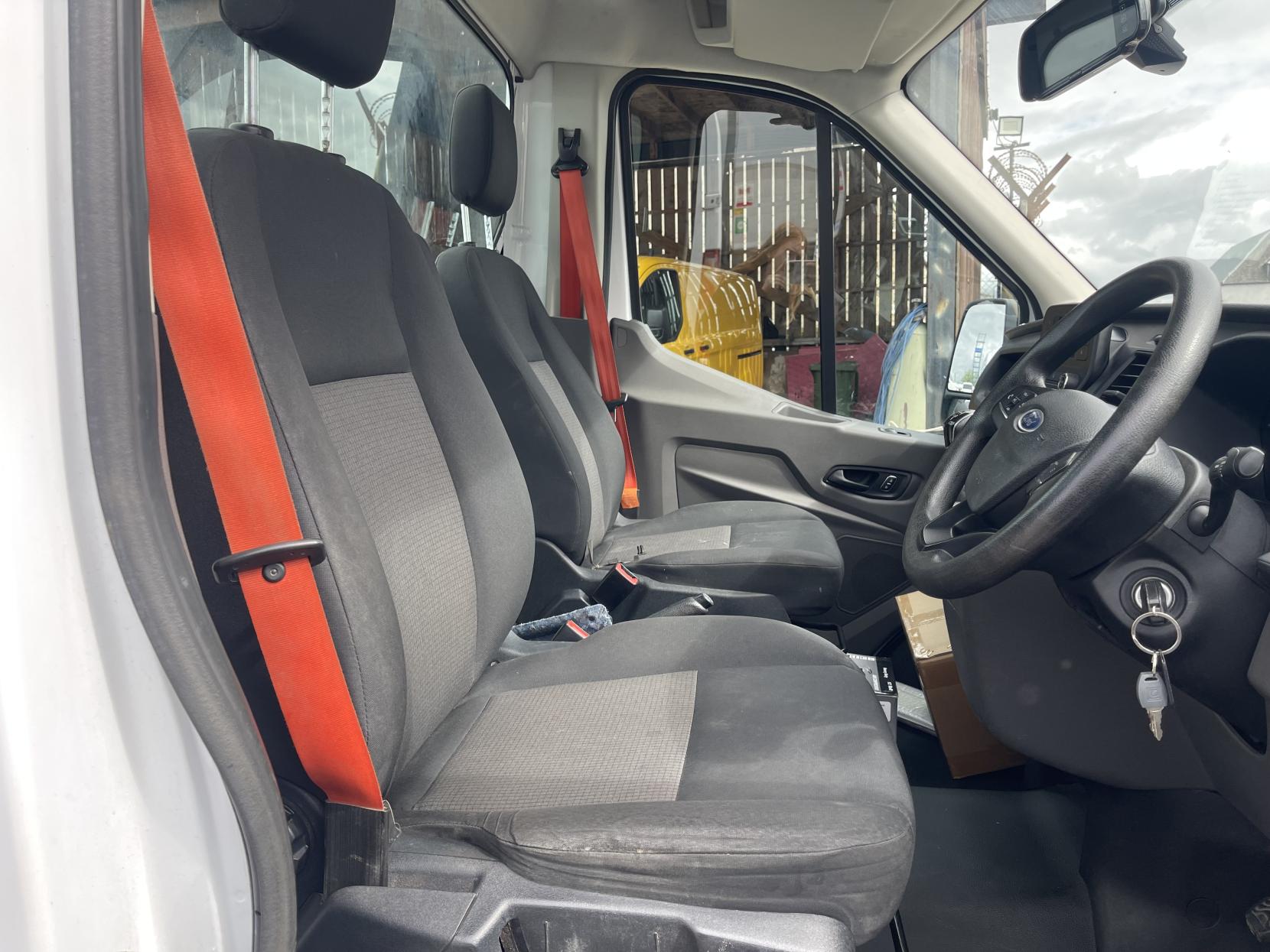 Ford Transit 2.0 350 EcoBlue Leader Chassis Cab 2dr Diesel Manual RWD L4 Euro 6 (s/s) (130 ps)