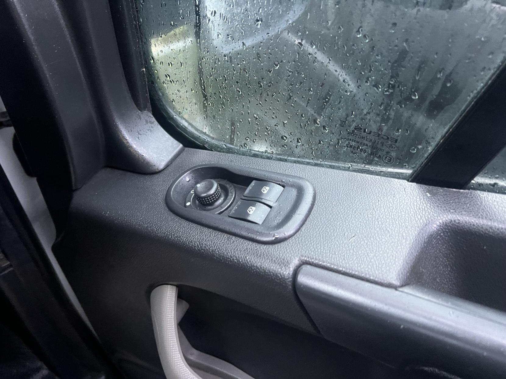 Vauxhall Movano 2.3 CDTi 3500 Panel Van 5dr Diesel Manual FWD L2 H2 Euro 6 (130 ps)