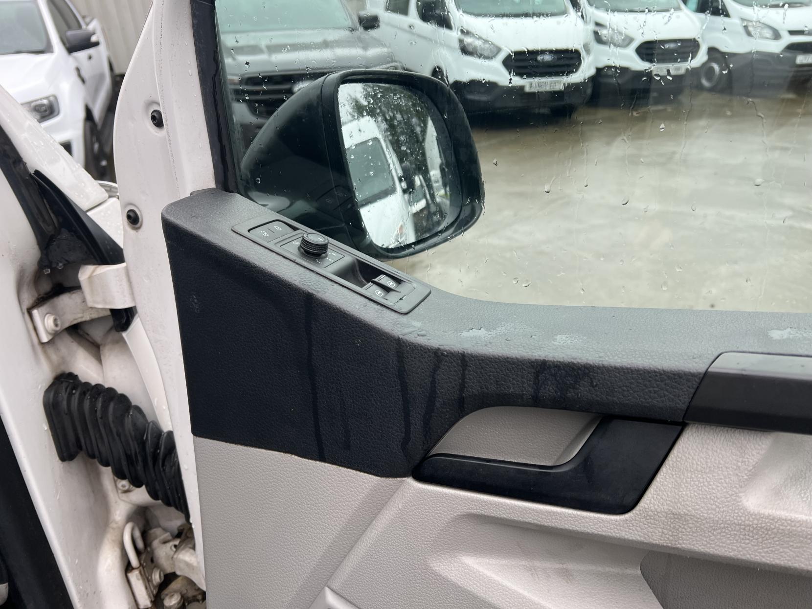 Volkswagen Transporter 2.0 TDI T28 Trendline Panel Van 5dr Diesel Manual FWD LWB Euro 6 (s/s) (102 ps)