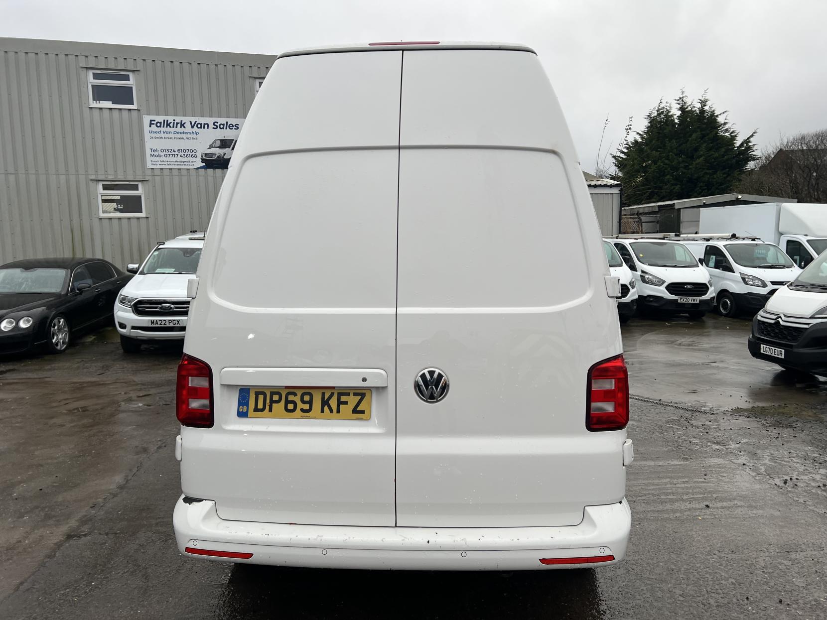 Volkswagen Transporter 2.0 TDI T28 Trendline Panel Van 5dr Diesel Manual FWD LWB Euro 6 (s/s) (102 ps)