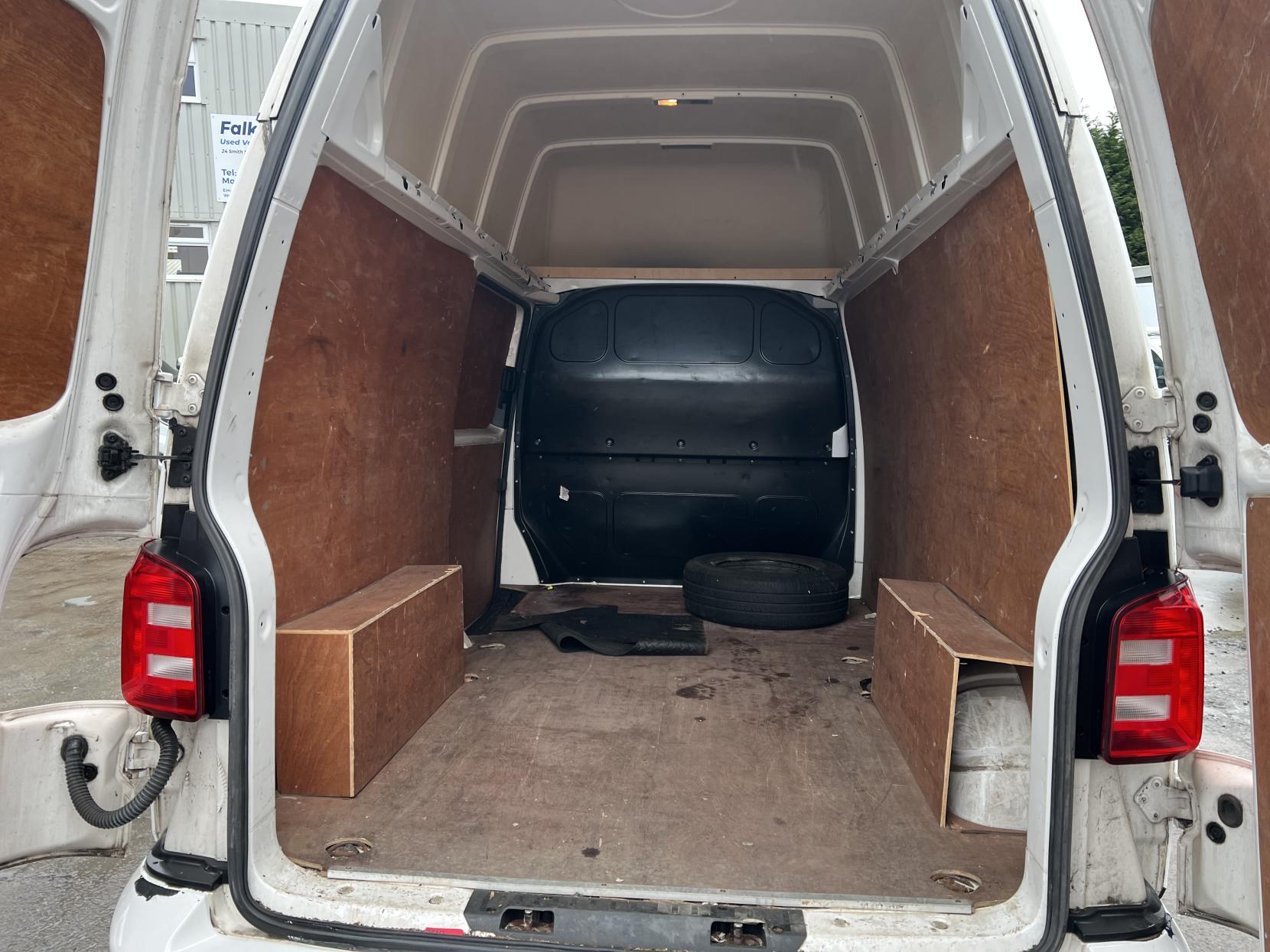 Volkswagen Transporter 2.0 TDI T28 Trendline Panel Van 5dr Diesel Manual FWD LWB Euro 6 (s/s) (102 ps)