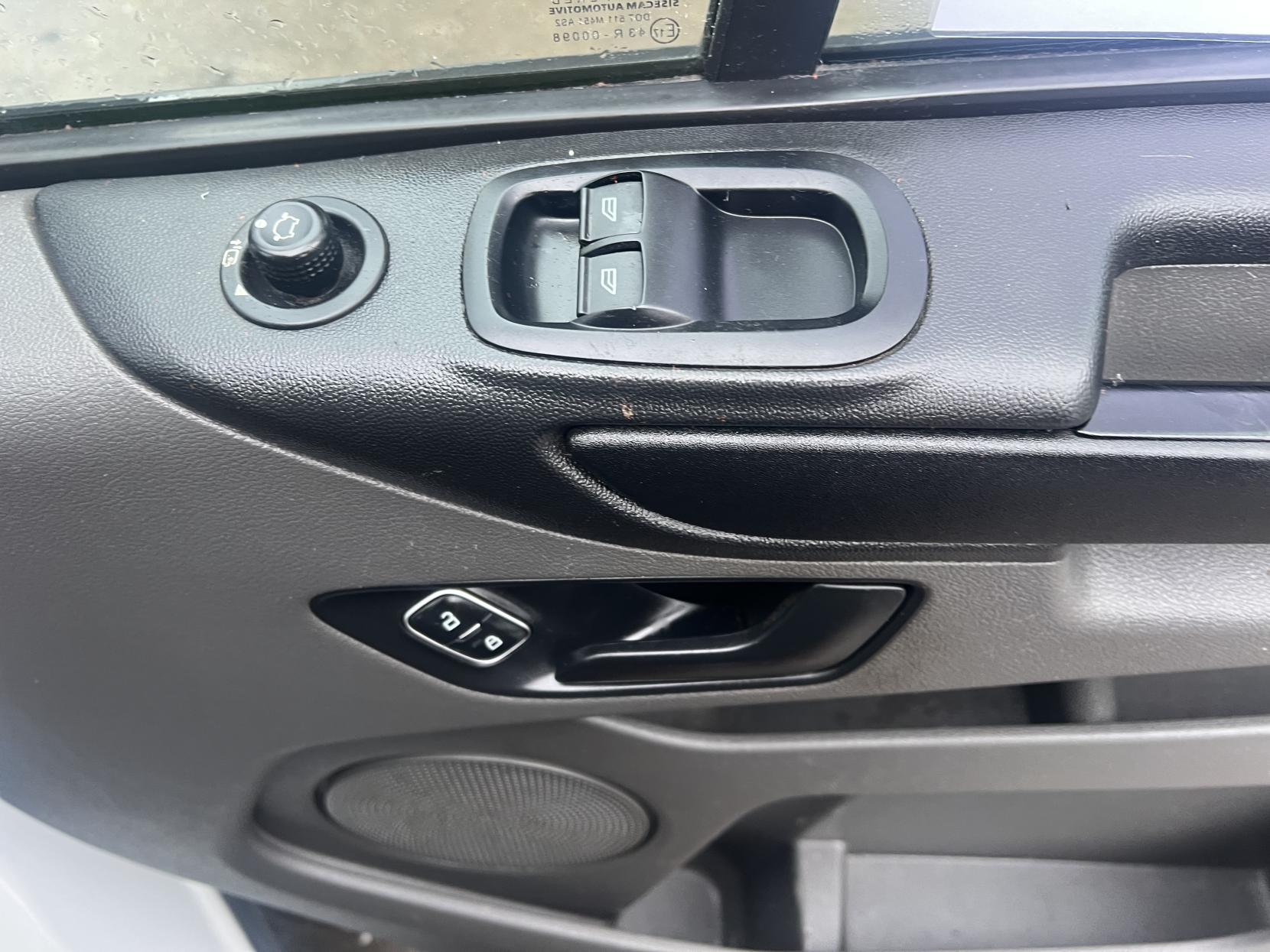 Ford Transit Custom 2.0 320 EcoBlue Crew Van Double Cab 5dr Diesel Manual L1 H1 Euro 6 (6 Seat) (105 ps)