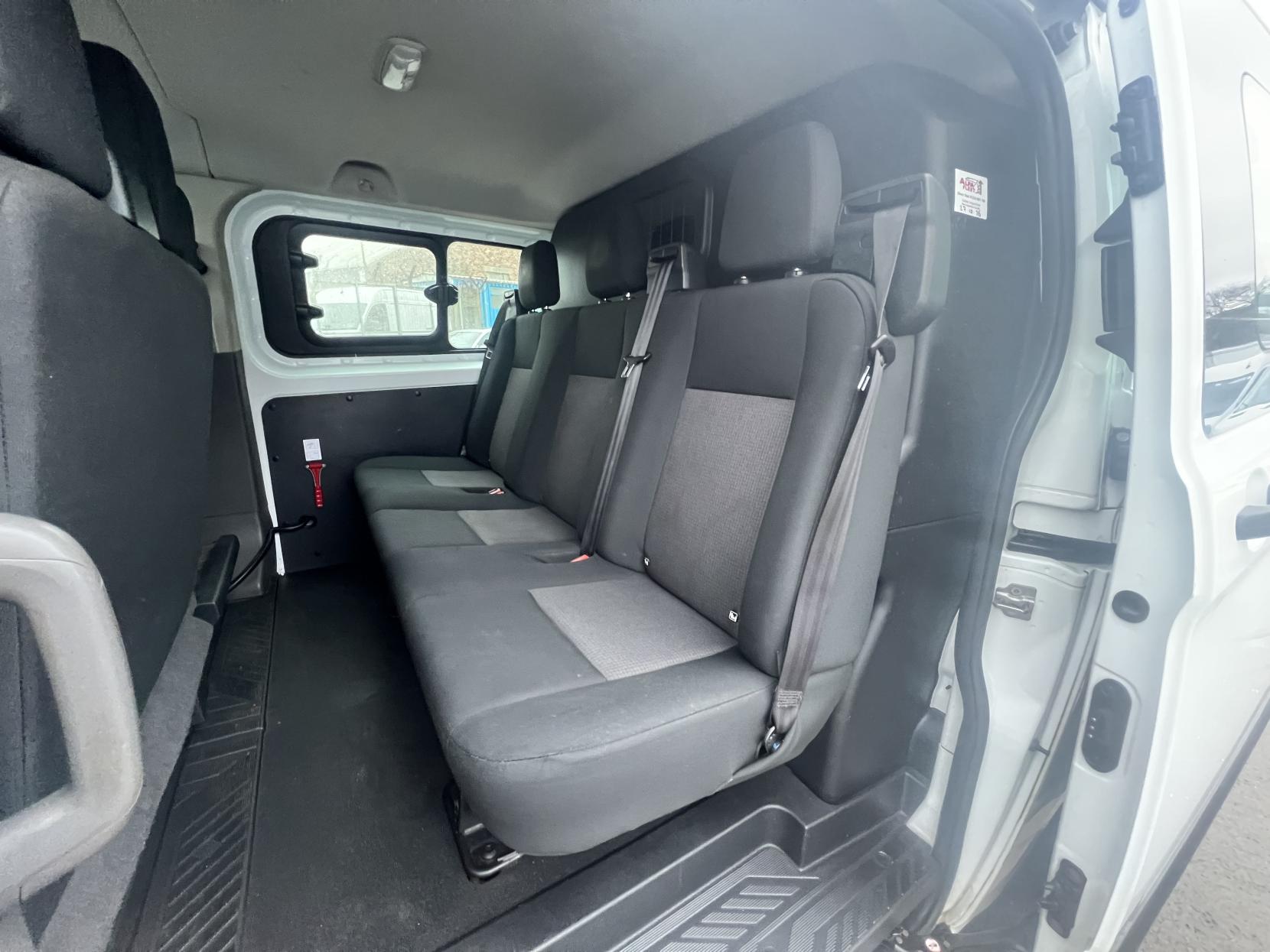 Ford Transit Custom 2.0 320 EcoBlue Crew Van Double Cab 5dr Diesel Manual L1 H1 Euro 6 (6 Seat) (105 ps)