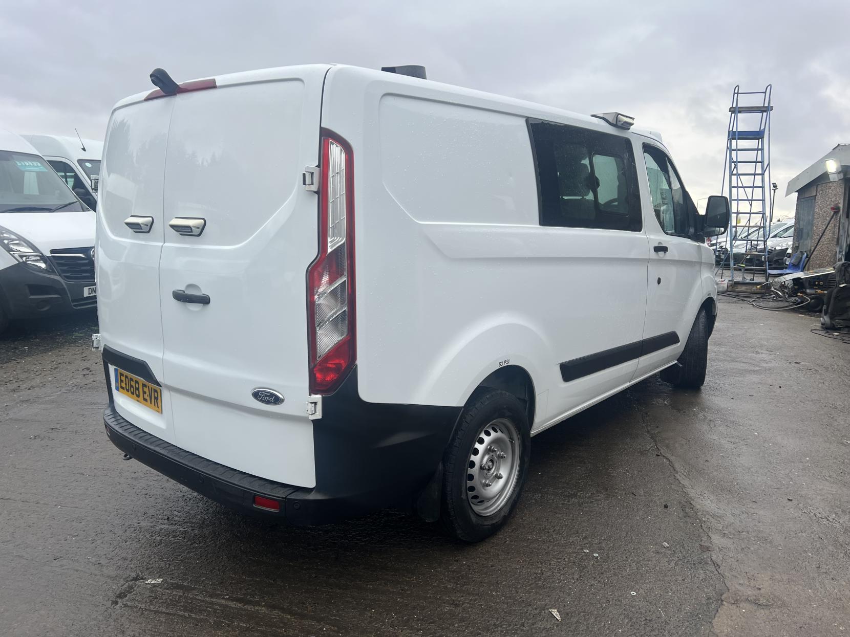 Ford Transit Custom 2.0 320 EcoBlue Crew Van Double Cab 5dr Diesel Manual L1 H1 Euro 6 (6 Seat) (105 ps)