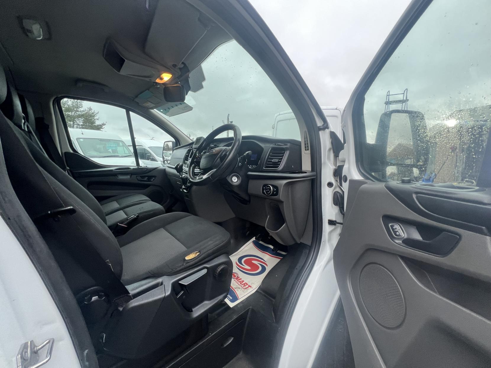 Ford Transit Custom 2.0 320 EcoBlue Crew Van Double Cab 5dr Diesel Manual L1 H1 Euro 6 (6 Seat) (105 ps)