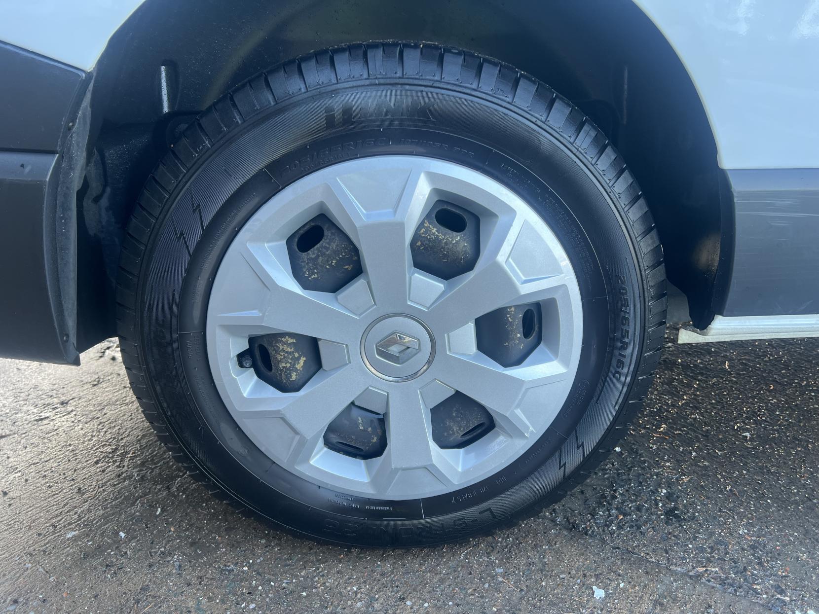 Renault Trafic 2.0 dCi Blue LL30 Business Panel Van 5dr Diesel Manual L2 H1 Euro 6 (s/s) (130 ps)