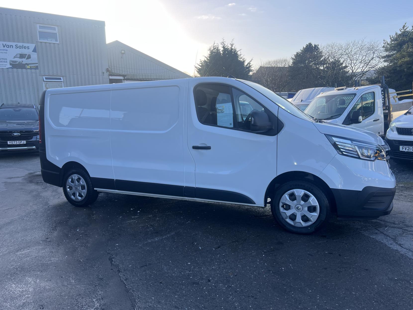 Renault Trafic 2.0 dCi Blue LL30 Business Panel Van 5dr Diesel Manual L2 H1 Euro 6 (s/s) (130 ps)