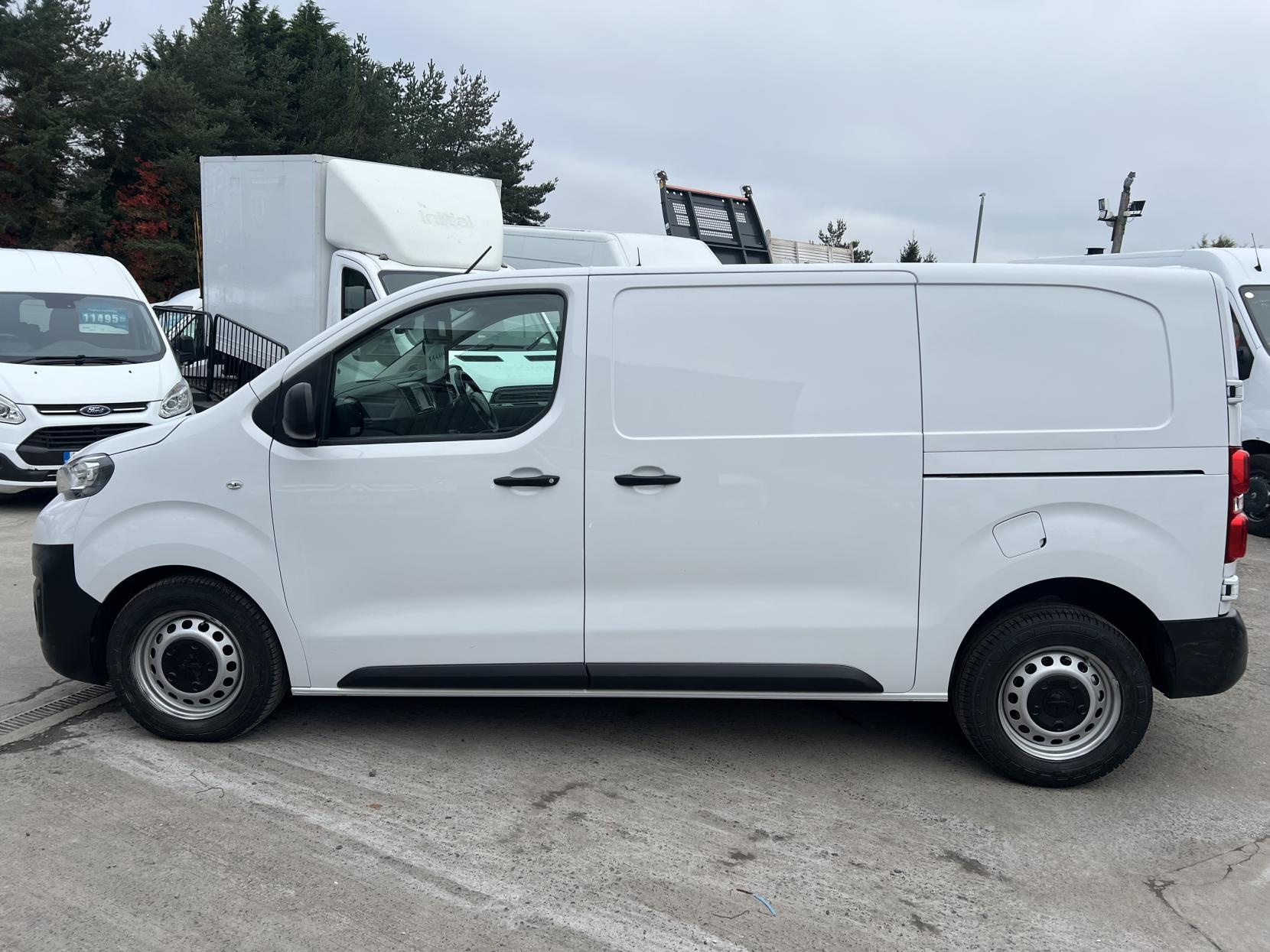 Peugeot Expert 2.0 BlueHDi 1400 Professional Premium Standard Panel Van 6dr Diesel Manual MWB Euro 6 (s/s) (145 ps)