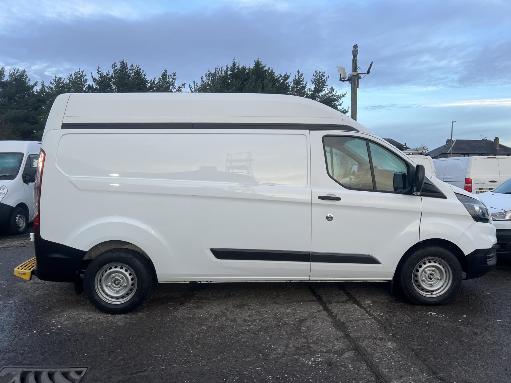 Ford Transit Custom 2.0 340 EcoBlue Panel Van 5dr Diesel Manual L2 H2 Euro 6 (130 ps)