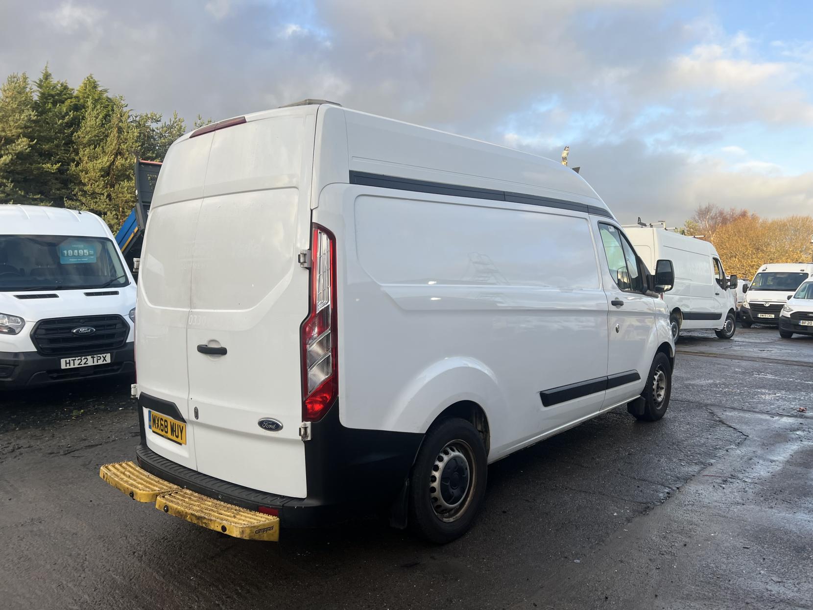Ford Transit Custom 2.0 340 EcoBlue Panel Van 5dr Diesel Manual L2 H2 Euro 6 (130 ps)