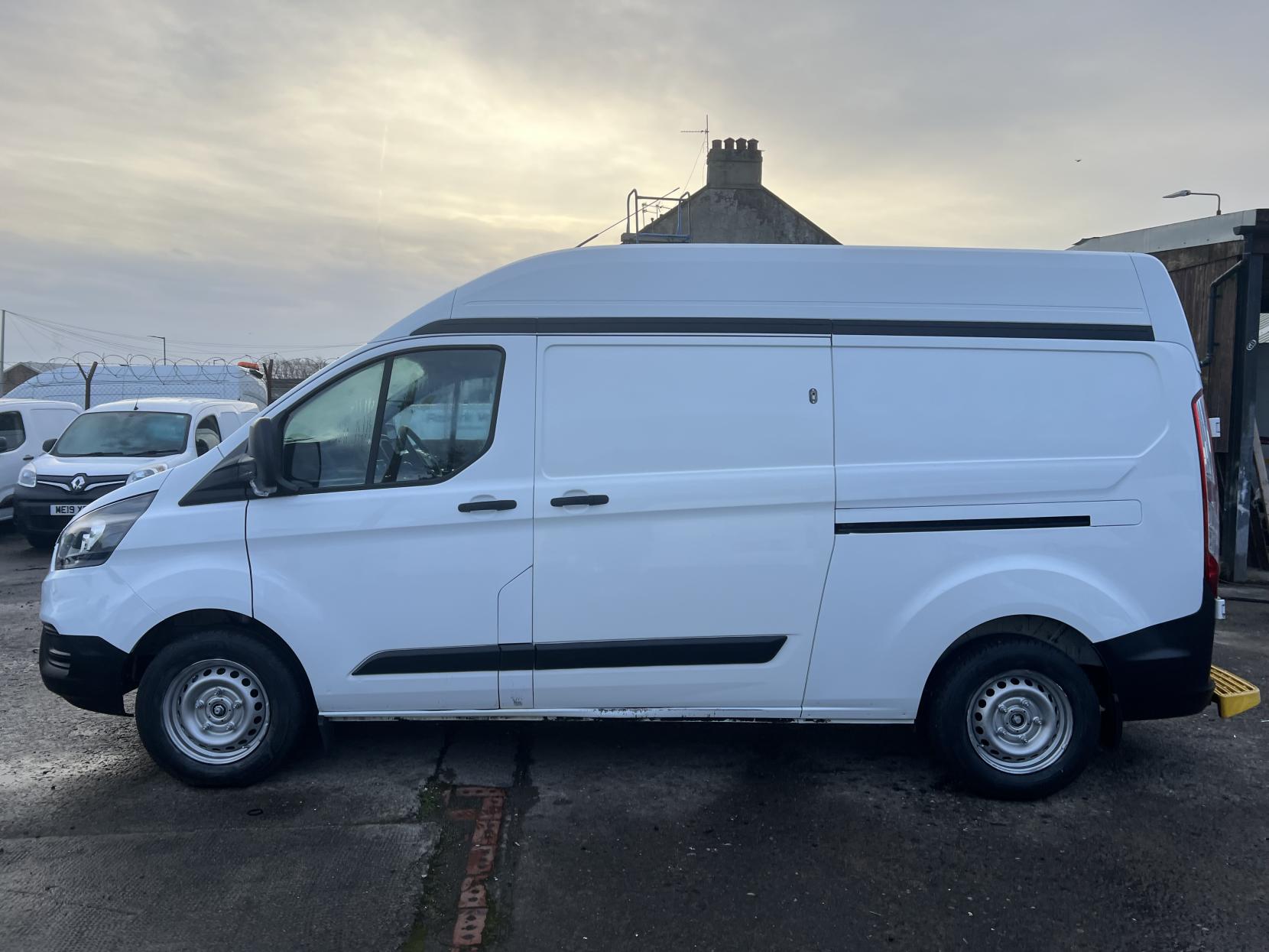 Ford Transit Custom 2.0 340 EcoBlue Panel Van 5dr Diesel Manual L2 H2 Euro 6 (130 ps)