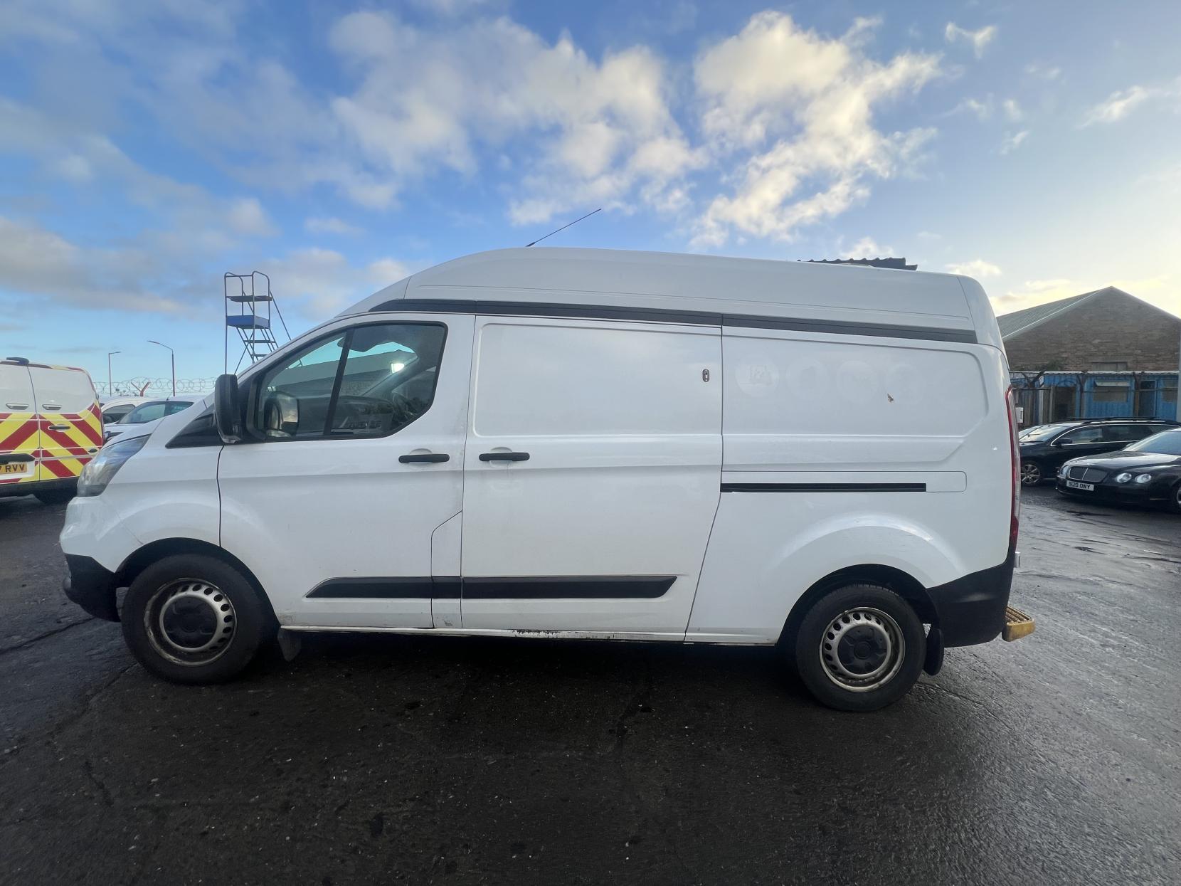 Ford Transit Custom 2.0 340 EcoBlue Panel Van 5dr Diesel Manual L2 H2 Euro 6 (130 ps)