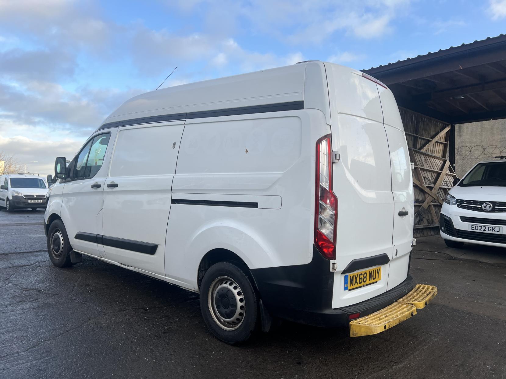 Ford Transit Custom 2.0 340 EcoBlue Panel Van 5dr Diesel Manual L2 H2 Euro 6 (130 ps)