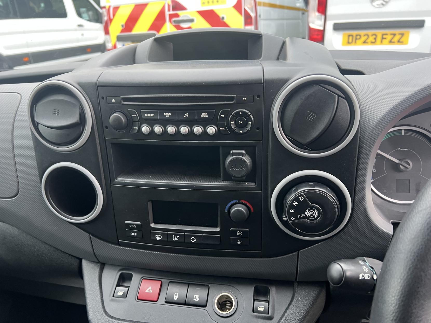 Peugeot e-Partner 49Kw SE Panel Van 6dr Electric Automatic FWD L2 H1 (0 g/km, 65.71 bhp)