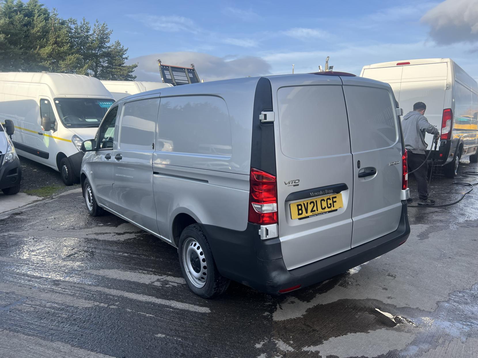 Mercedes-Benz Vito 1.7 110 CDI Progressive Panel Van 5dr Diesel Manual FWD L3 Euro 6 (s/s) (XLWB) (102 ps)