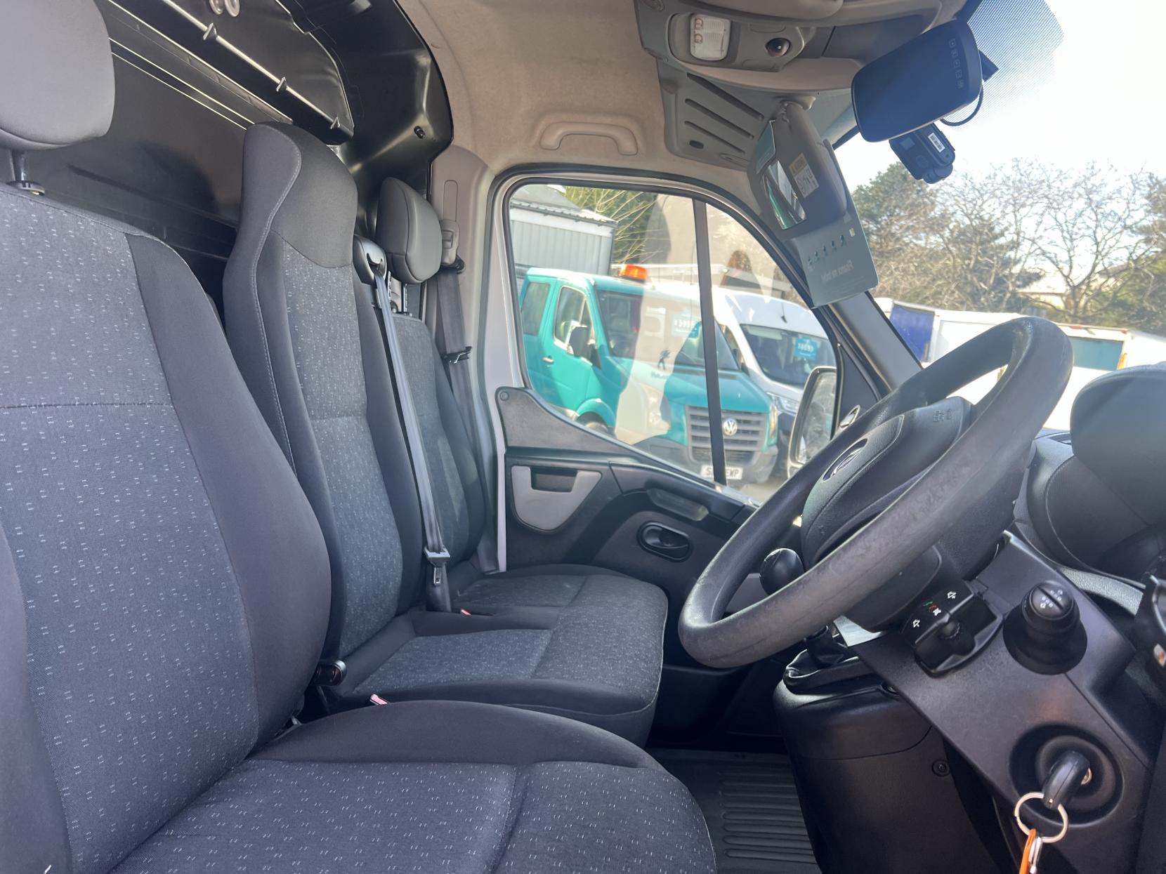 Vauxhall Movano 2.3 CDTi 3500 Panel Van 5dr Diesel Manual FWD L2 H2 Euro 6 (130 ps)