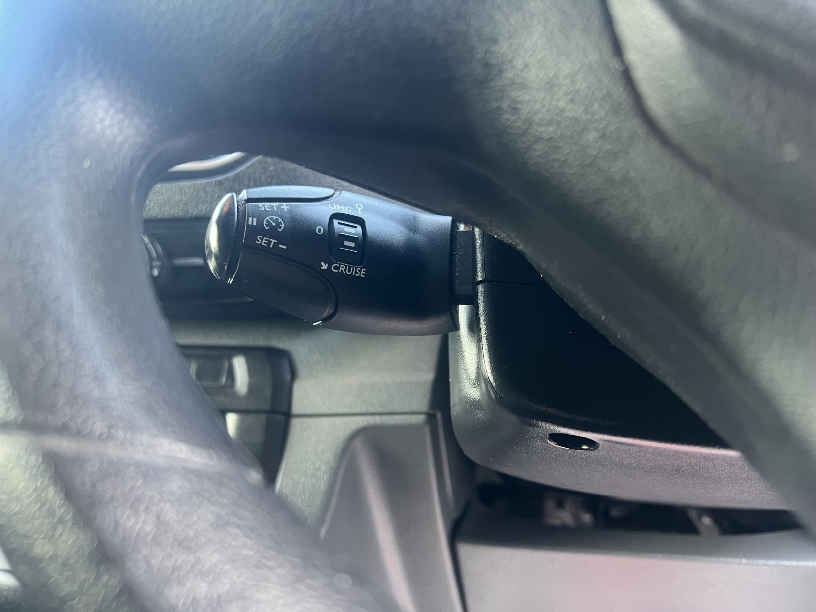 Peugeot Expert 1.5 BlueHDi 1000 Professional Premium Standard Panel Van 6dr Diesel Manual MWB Euro 6 (s/s) (100 bhp)