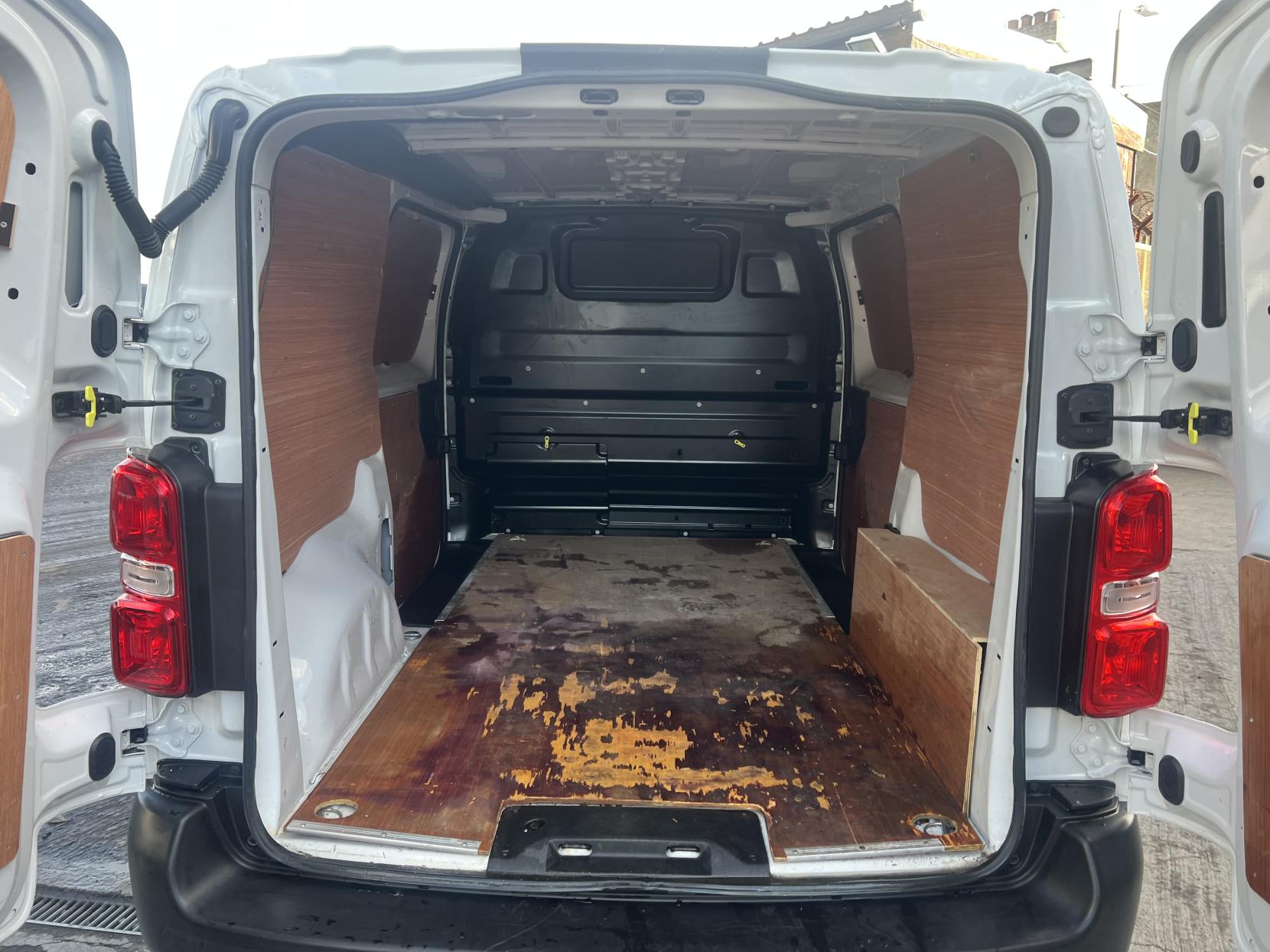 Peugeot Expert 1.5 BlueHDi 1000 Professional Premium Standard Panel Van 6dr Diesel Manual MWB Euro 6 (s/s) (100 bhp)