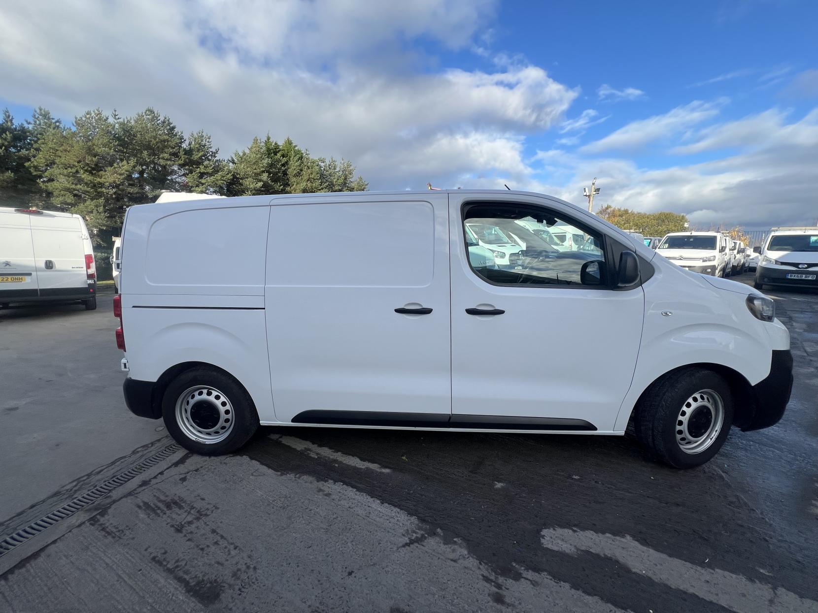 Peugeot Expert 1.5 BlueHDi 1000 Professional Premium Standard Panel Van 6dr Diesel Manual MWB Euro 6 (s/s) (100 bhp)