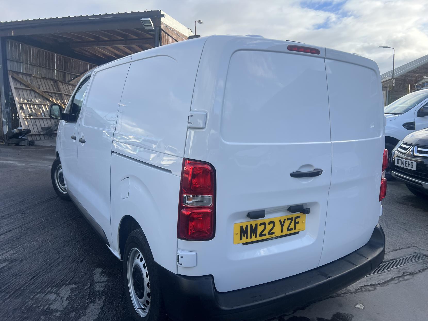 Peugeot Expert 1.5 BlueHDi 1000 Professional Premium Standard Panel Van 6dr Diesel Manual MWB Euro 6 (s/s) (100 bhp)