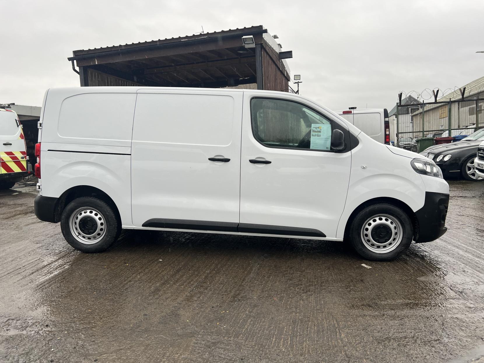 Citroen Dispatch 2.0 BlueHDi 1400 Enterprise Pro M Panel Van 6dr Diesel Manual FWD 2 Euro 6 (s/s) (145 ps)