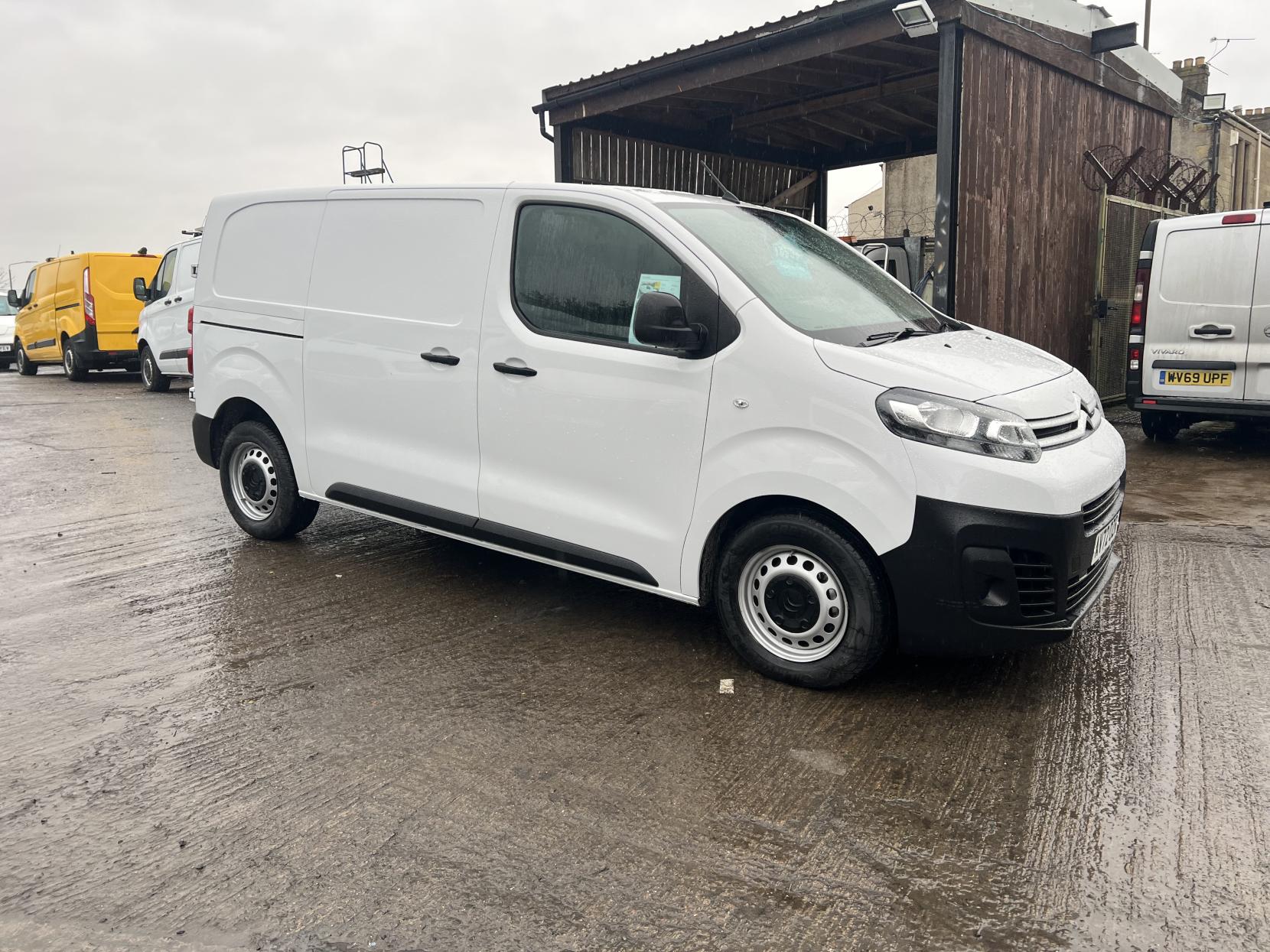 Citroen Dispatch 2.0 BlueHDi 1400 Enterprise Pro M Panel Van 6dr Diesel Manual FWD 2 Euro 6 (s/s) (145 ps)