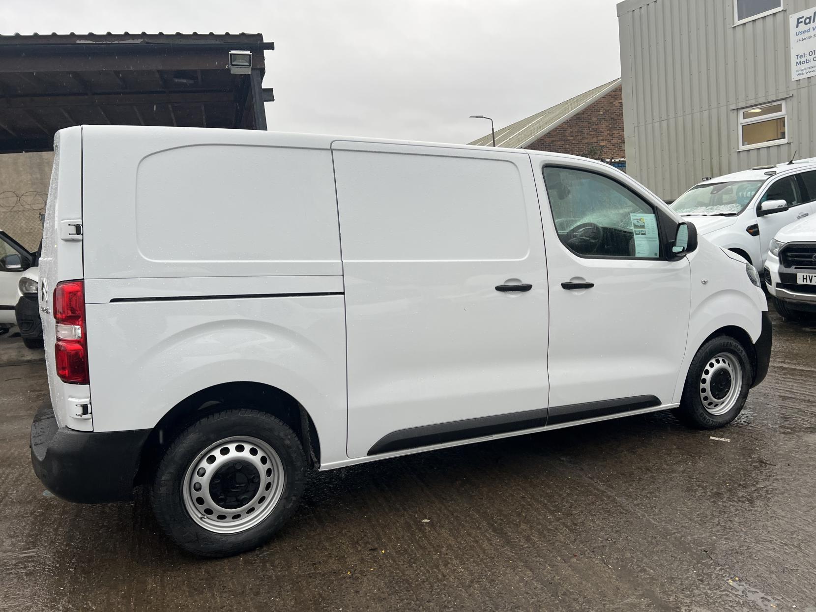 Citroen Dispatch 2.0 BlueHDi 1400 Enterprise Pro M Panel Van 6dr Diesel Manual FWD 2 Euro 6 (s/s) (145 ps)