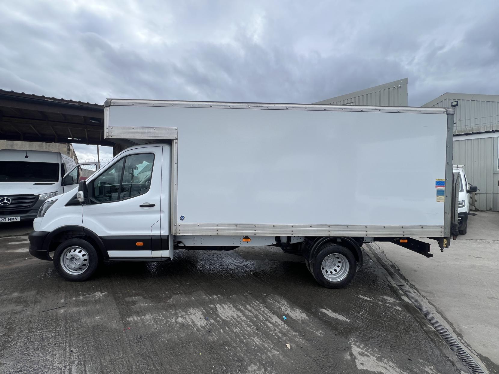 Ford Transit 2.0 350 EcoBlue Leader Chassis Cab 2dr Diesel Manual RWD L4 Euro 6 (s/s) (170 ps)