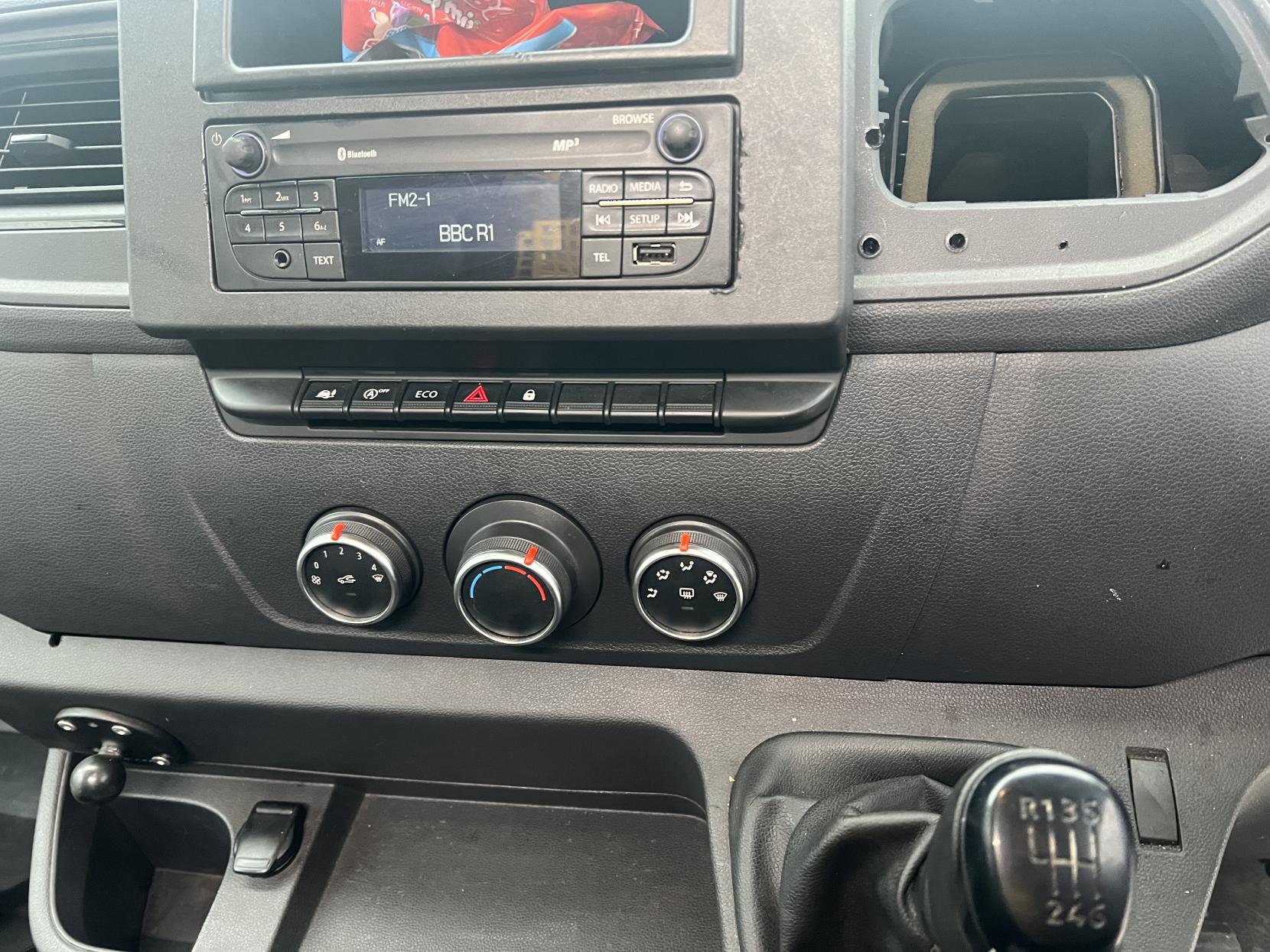 Renault Master 2.3 dCi ENERGY 35 Business Panel Van 4dr Diesel Manual FWD LWB Medium Roof Euro 6 (s/s) (150 bhp)