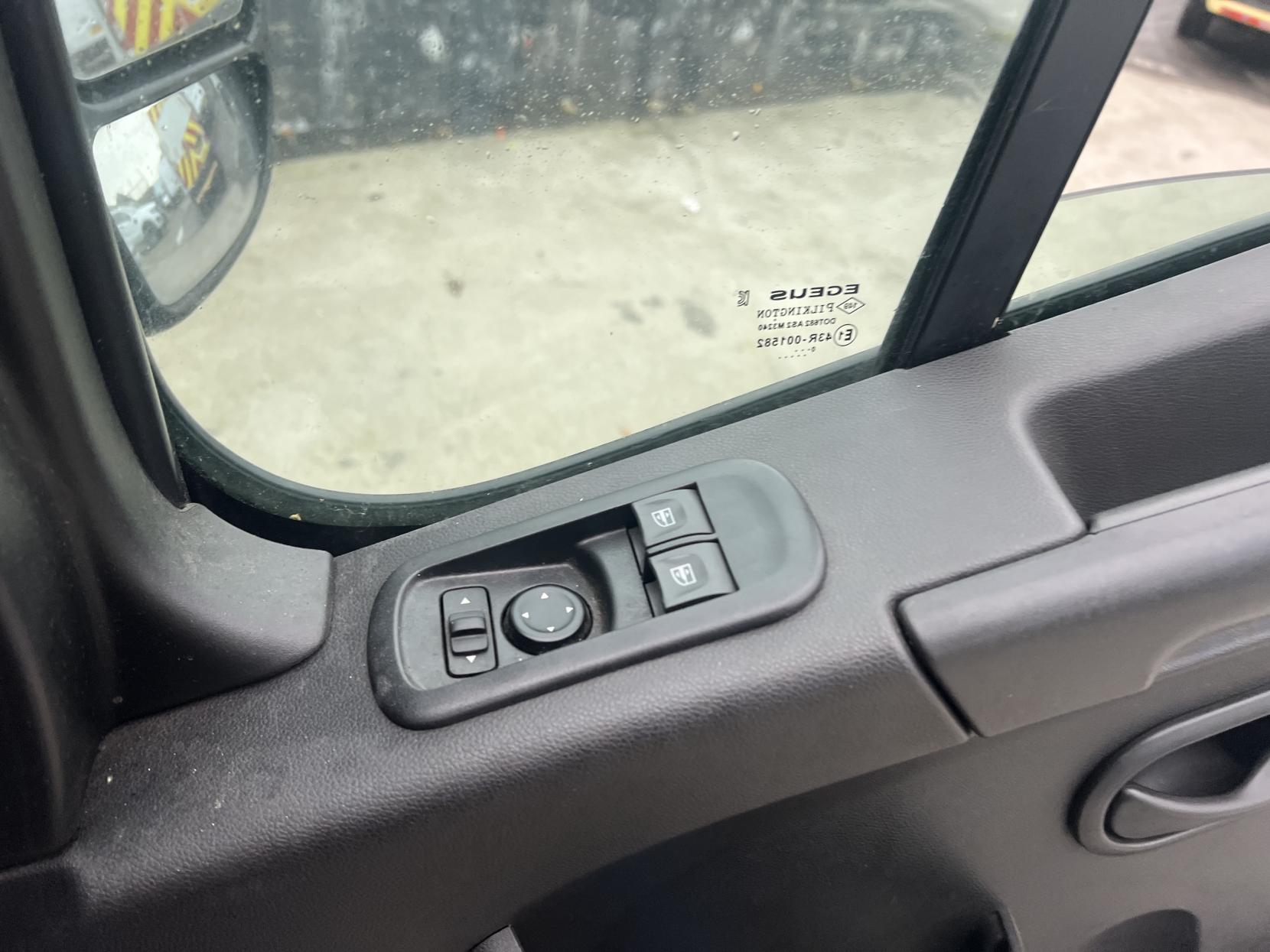 Renault Master 2.3 dCi ENERGY 35 Business Panel Van 4dr Diesel Manual FWD LWB Medium Roof Euro 6 (s/s) (150 bhp)