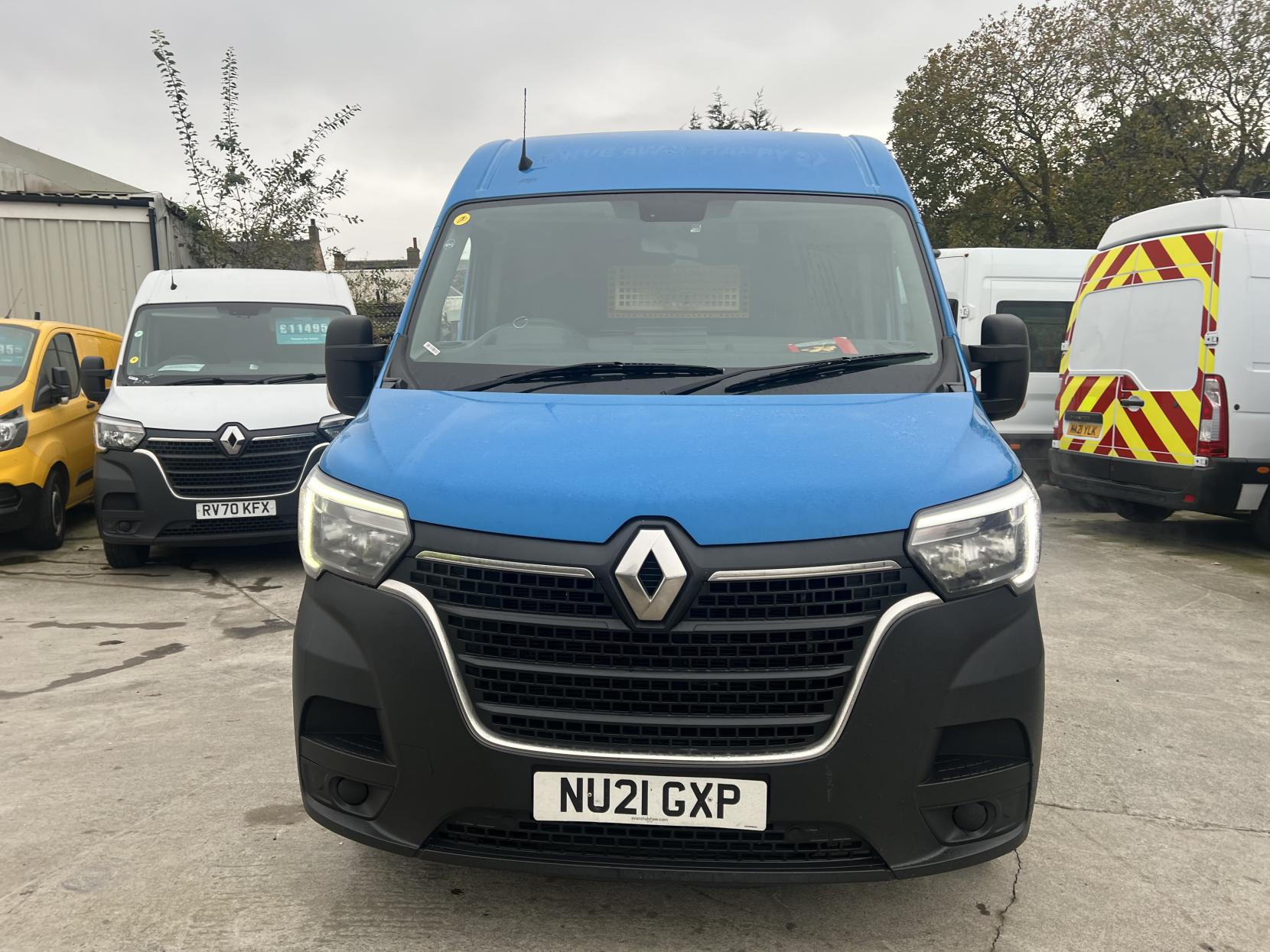 Renault Master 2.3 dCi ENERGY 35 Business Panel Van 4dr Diesel Manual FWD LWB Medium Roof Euro 6 (s/s) (150 bhp)