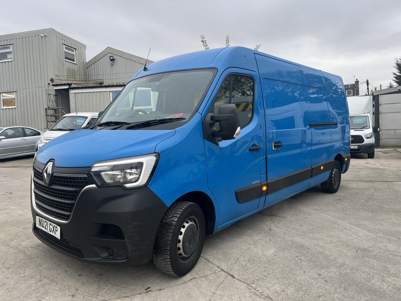 Renault Master 2.3 dCi ENERGY 35 Business Panel Van 4dr Diesel Manual FWD LWB Medium Roof Euro 6 (s/s) (150 bhp)