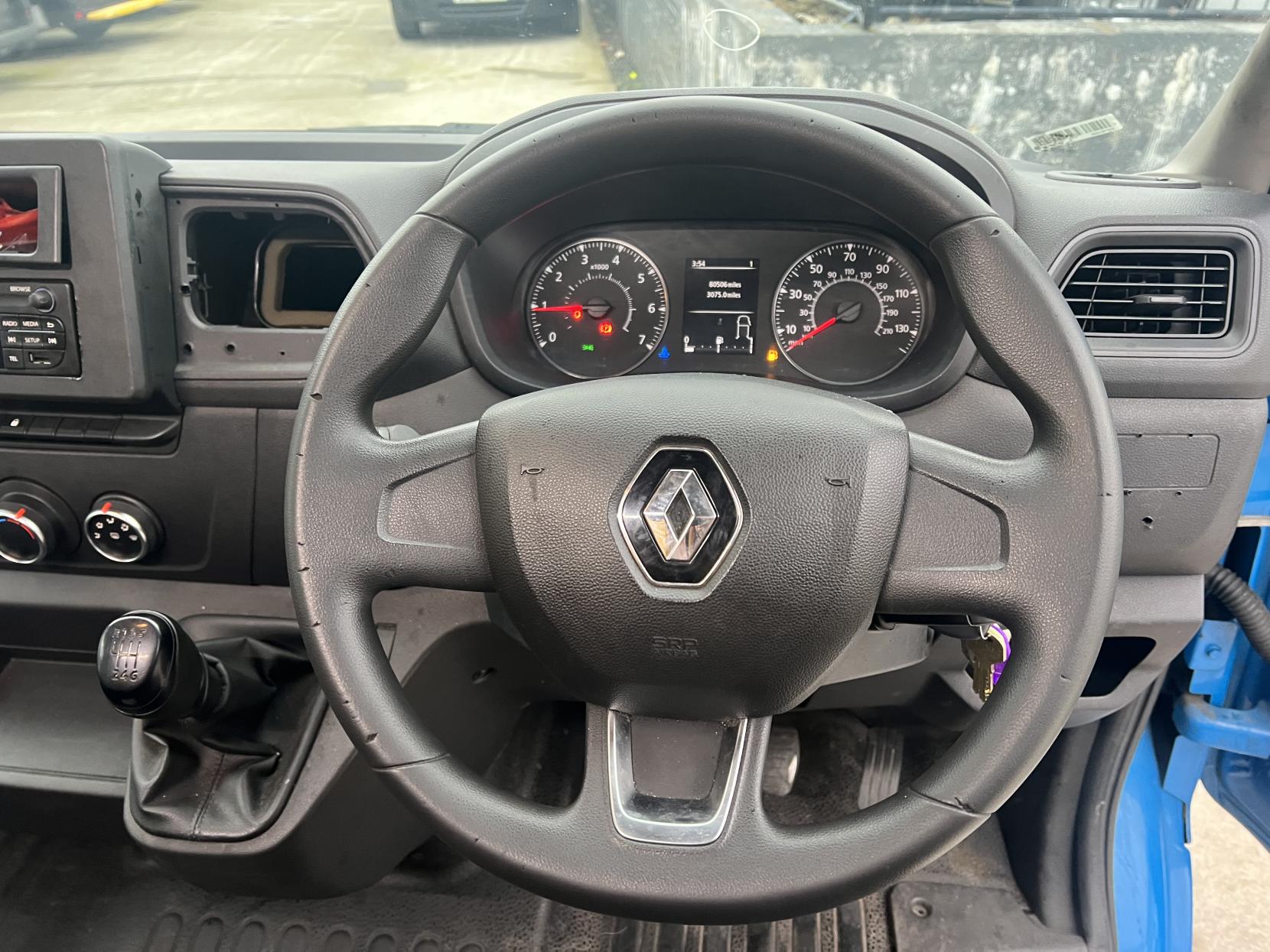 Renault Master 2.3 dCi ENERGY 35 Business Panel Van 4dr Diesel Manual FWD LWB Medium Roof Euro 6 (s/s) (150 bhp)