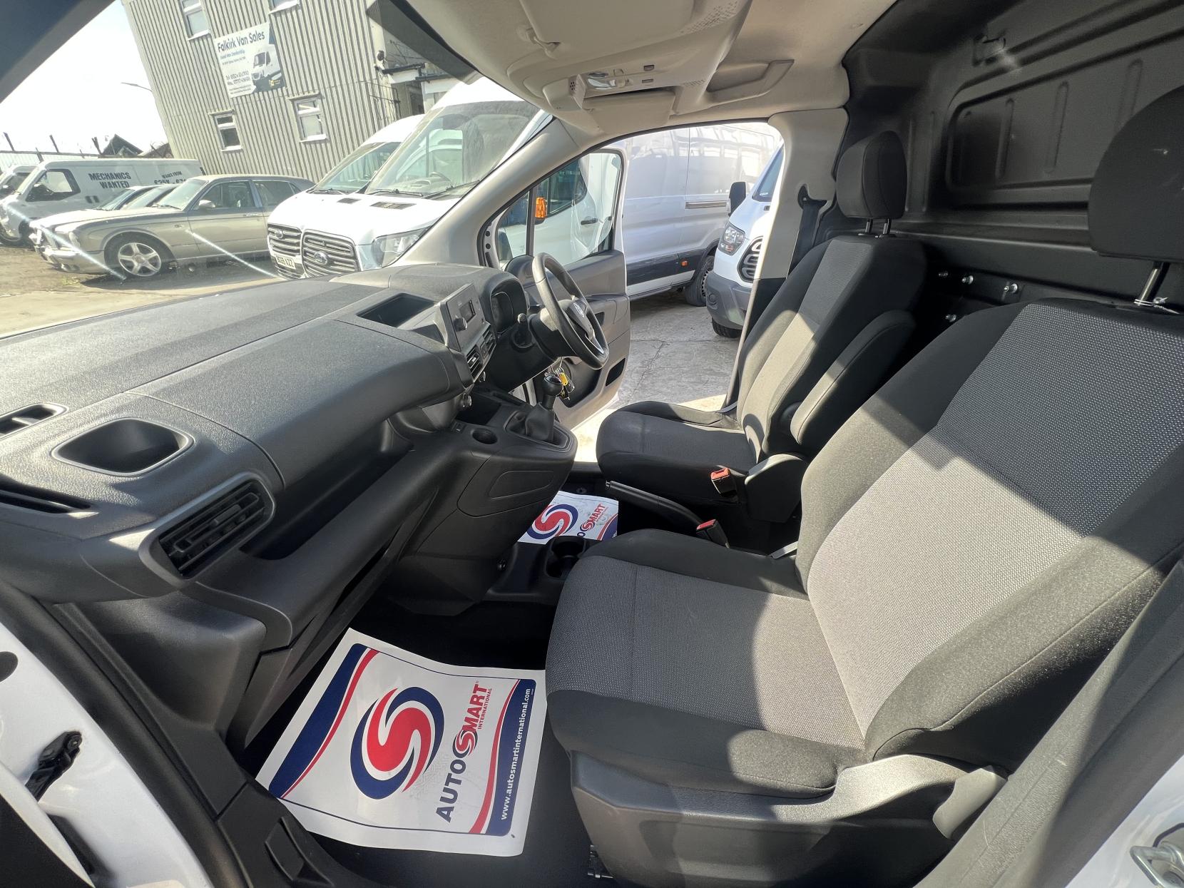 Vauxhall Combo 1.6 Turbo D 2300 Edition Panel Van 4dr Diesel Manual L1 H1 Euro 6 (s/s) (100 ps)